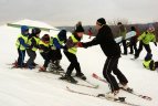 Vilniuje veikia Slidinėjimo ir snieglenčių sporto mokykla.