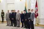 Apdovanojimų ceremonija prezidentūroje.