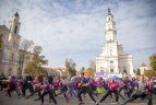 Dešimtims kauniečių moterų – rožinio kaspino parama.