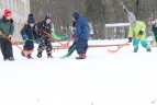 Kačerginėje per pasaulinę "Sniego dieną" buvo žaidžiamas ledo ritulys