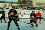 Naujoje čiuožykloje rungėsi „Energijos“ ir „Hockey punks" ledo rotulininkai