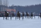 Dusetose vyko kasmetinė žiemos žirgų lenktynių šventė