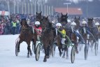 Dusetose vyko kasmetinė žiemos žirgų lenktynių šventė