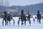 Dusetose vyko kasmetinė žiemos žirgų lenktynių šventė