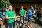 Futbolininkai sutvarkė stumbryną Lietuvos zoologijos sode.